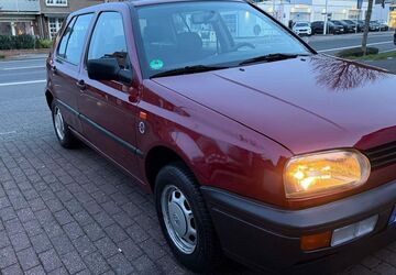 VW Golf 160.860 km 2.700 &euro; Übach-Palenberg 52531