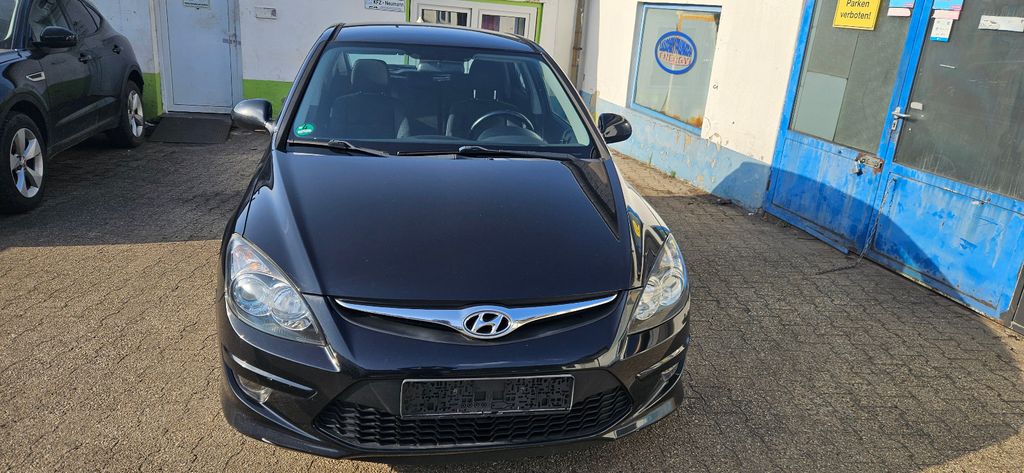 Hyundai i30 125.000 km 3.990 &euro; Aachen 52068