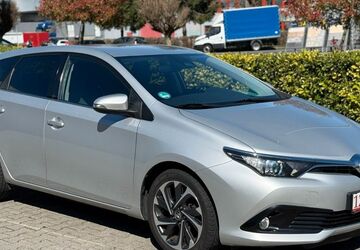 Toyota Auris 134.293 km 10.990 &euro; Alsdorf 52477