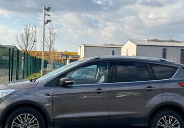 Ford Kuga 122.000 km 8.900 &euro; Düren 52351