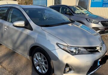 Toyota Auris 172.000 km 5.950 &euro; aachen 52070