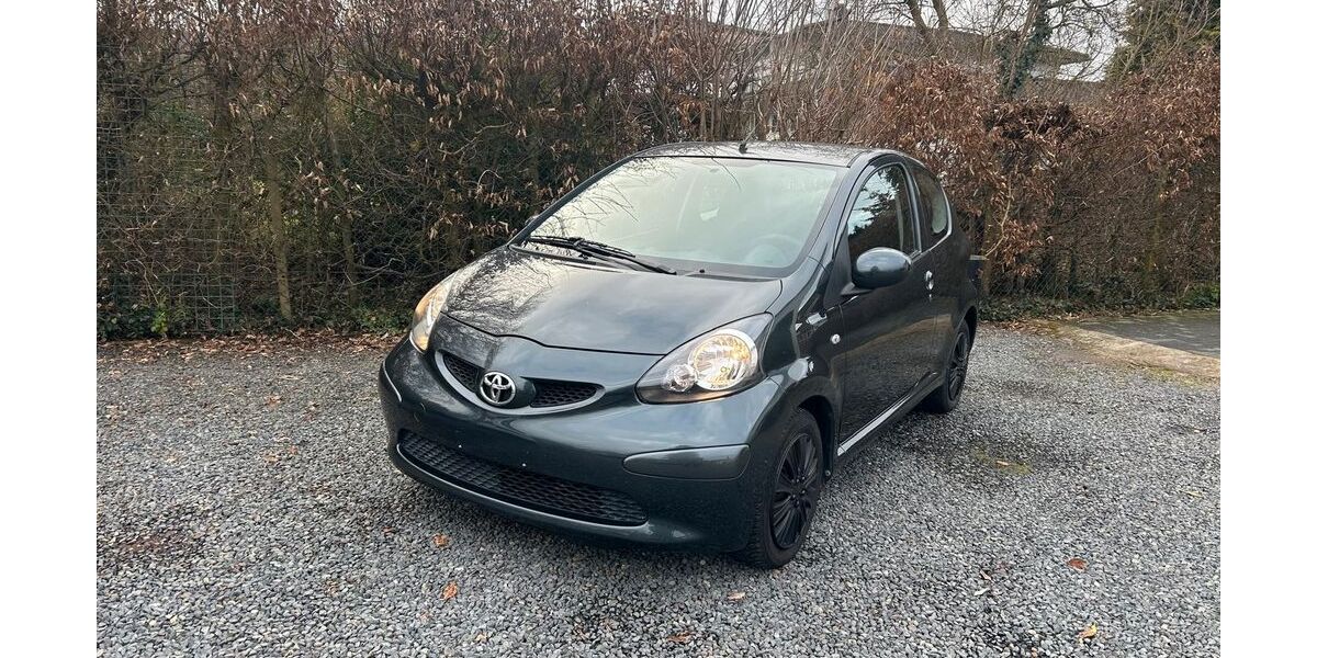 Toyota Aygo (X) 80.000 km 2.950 &euro; Würselen 52146
