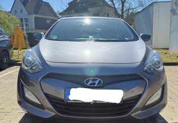 Hyundai i30 120.000 km 7.200 &euro; Aachen 52068