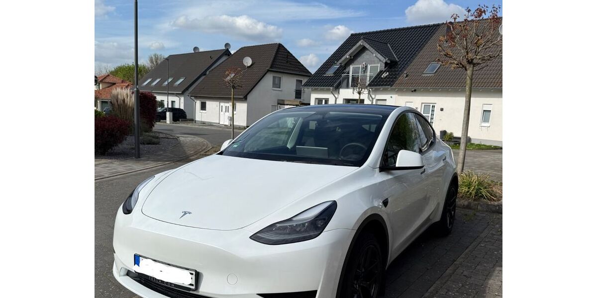 Tesla Model Y 21.500 km 7.000 &euro; Baesweiler 52499