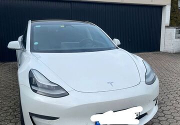 Tesla Model 3 194.600 km 17.850 &euro; Jülich 52428