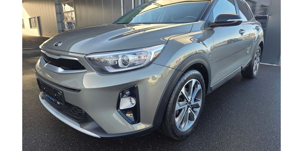 Kia Stonic 50.528 km 18.880 &euro; Düren 52351