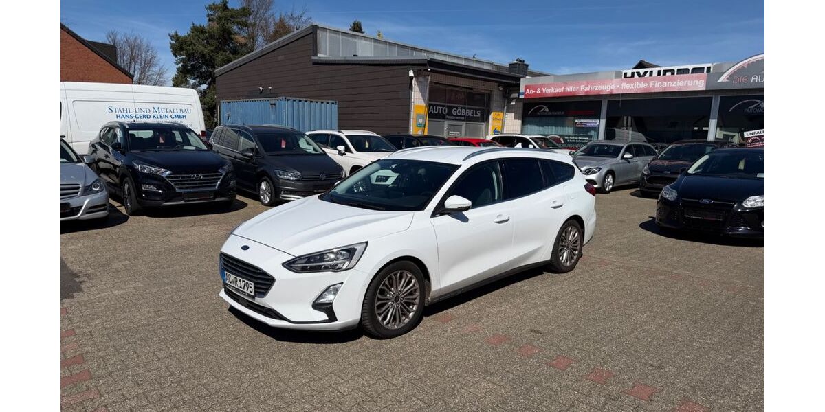Ford Focus 156.211 km 9.490 &euro; Aldenhoven 52457