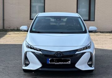 Toyota Prius 79.000 km 20.400 &euro; Aachen 52072