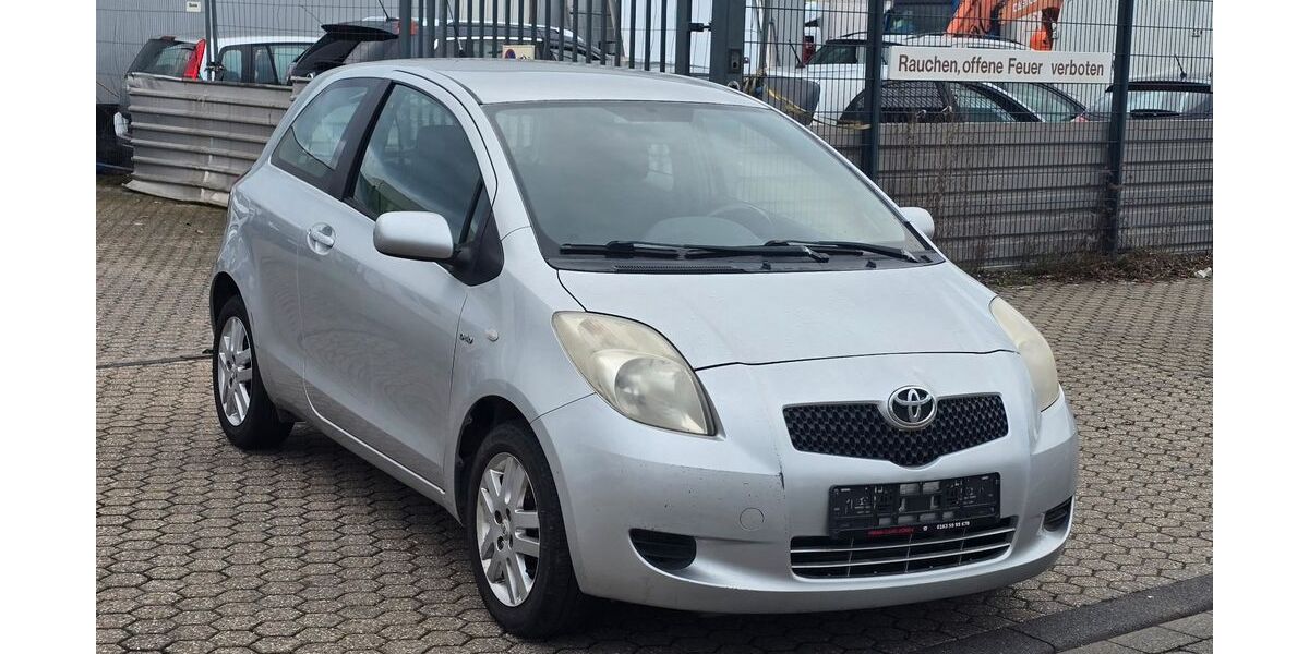 Toyota Yaris 299.000 km 1.250 &euro; Düren 52353