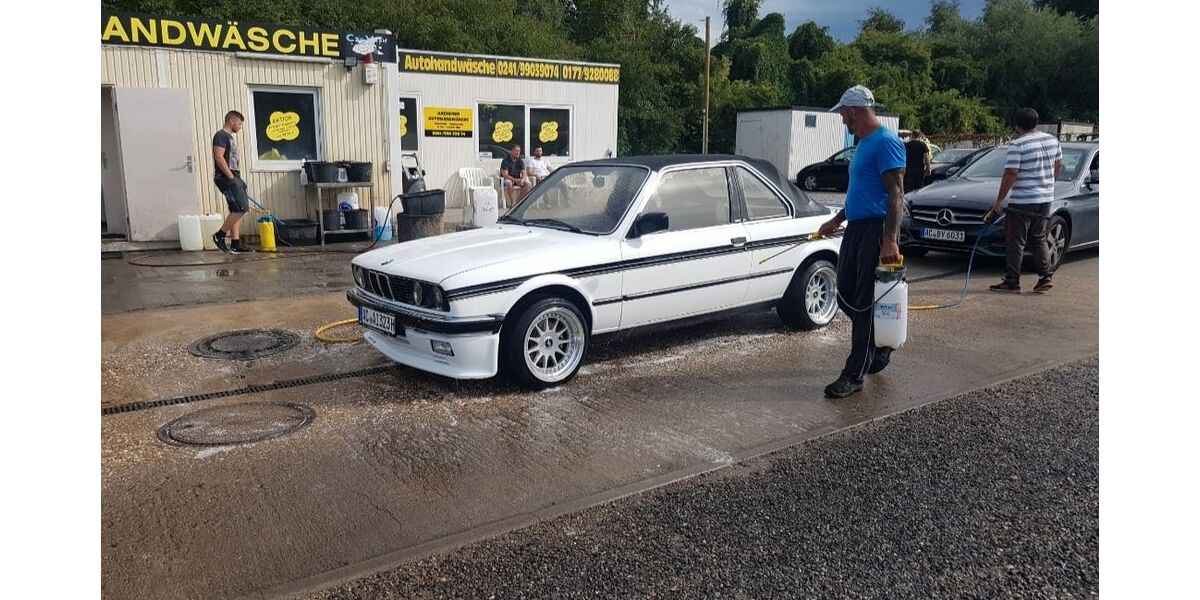 BMW 323 180.000 km 6.900 &euro; Aachen 52070