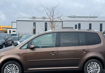 VW Touran 270.000 km 6.200 &euro; Düren 52351
