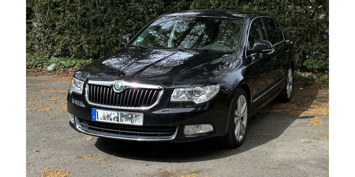 Skoda Superb 162.438 km 4.900 &euro; Aachen 52066