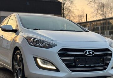 Hyundai i30 88.633 km 8.750 &euro; Düren 52349