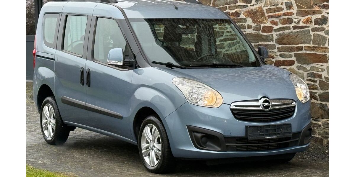 Opel Combo 101.804 km 7.590 &euro; Simmerath (bei Aachen) 52152