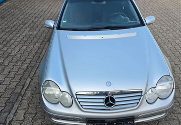 Mercedes-Benz C 180 220.000 km 2.300 &euro; Aachen 52068