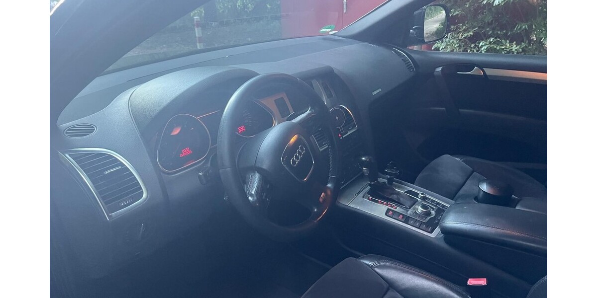 Audi Q7 305.000 km 9.999 &euro; Baesweiler 52499