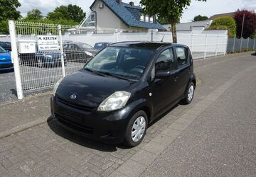 Daihatsu Sirion 89.000 km 1.950 &euro; Übach-Palenberg 52531