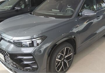 VW Tayron 1.500 km 65.890 &euro; Aachen 52068