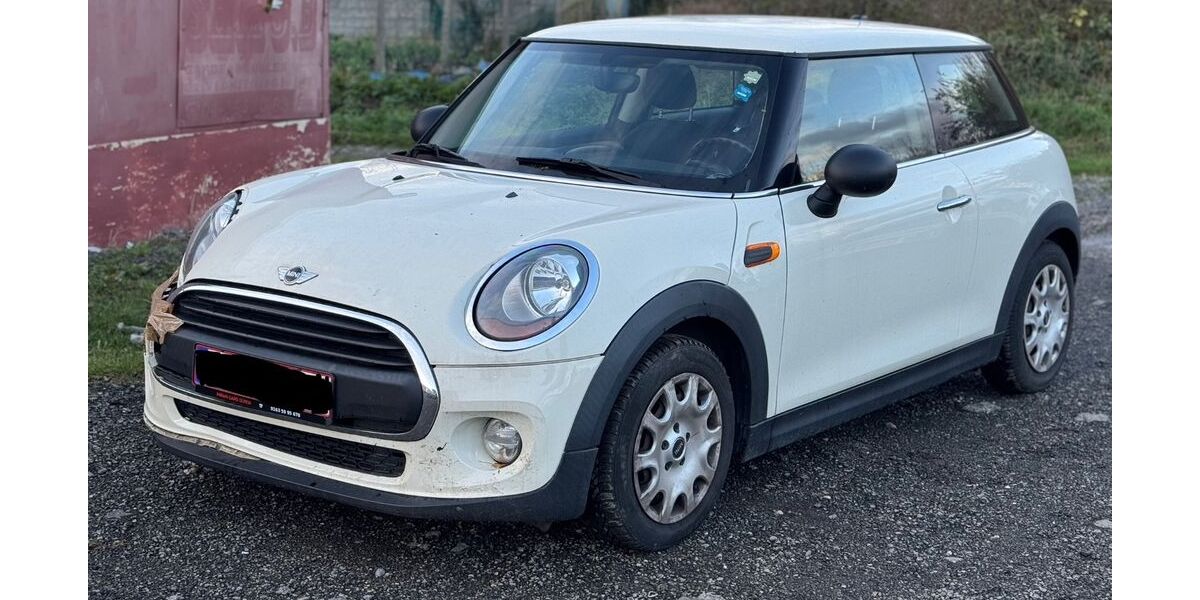 Mini One First 150.000 km 3.850 &euro; Düren 52353