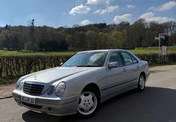 Mercedes-Benz E 200 201.000 km 5.450 &euro; Aachen 52066