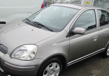 Toyota Yaris 121.111 km 3.499 &euro; Düren 52353